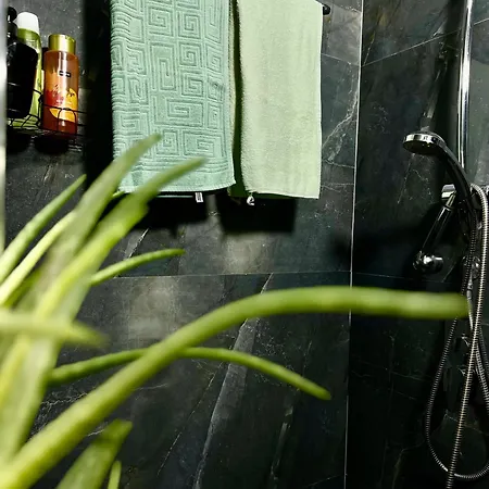 Montrix Cozy In Center