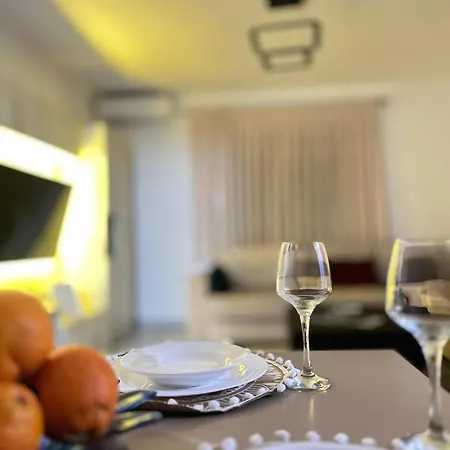 Montrix Cozy In Center