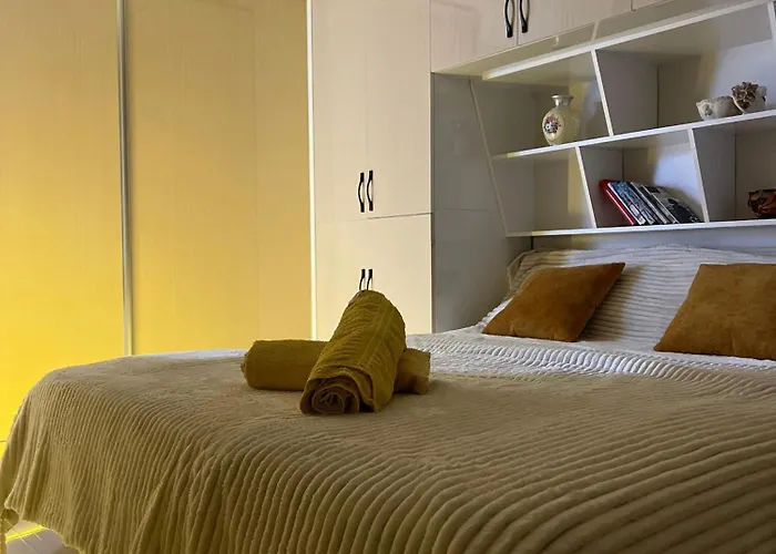 Montrix Cozy In Center Apartmán